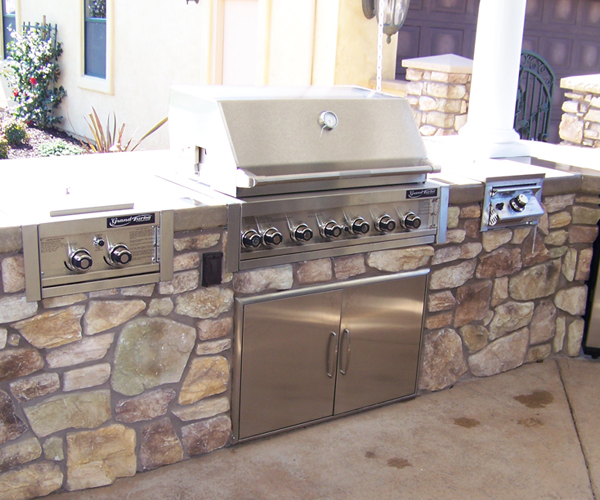7 Unit Gas Fed BBQ Grill Custom Outdoor Kitchen Fairfield