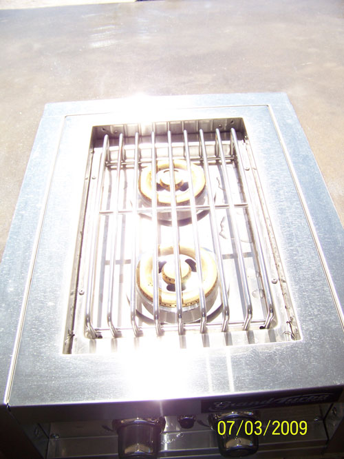Outdoor Kitchen Sacramento, CA Custom Gas Range Cooker on BBQ Island