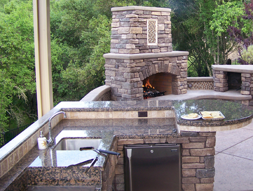 Outdoor Kitchen Sacramento Built in Fireplace | Outdoor Kitchen